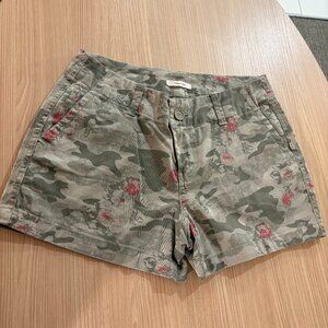 Maurice's Camo Print Shorts 5/6 Green Pockets Zip Fly Cotton Blend Chino Style